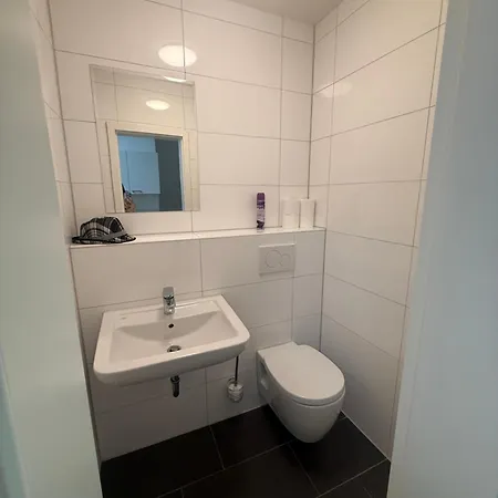 1 2 Personen - Gemeinschaftskueche - Gemeinschafts Bad Wc * Leverkusen
